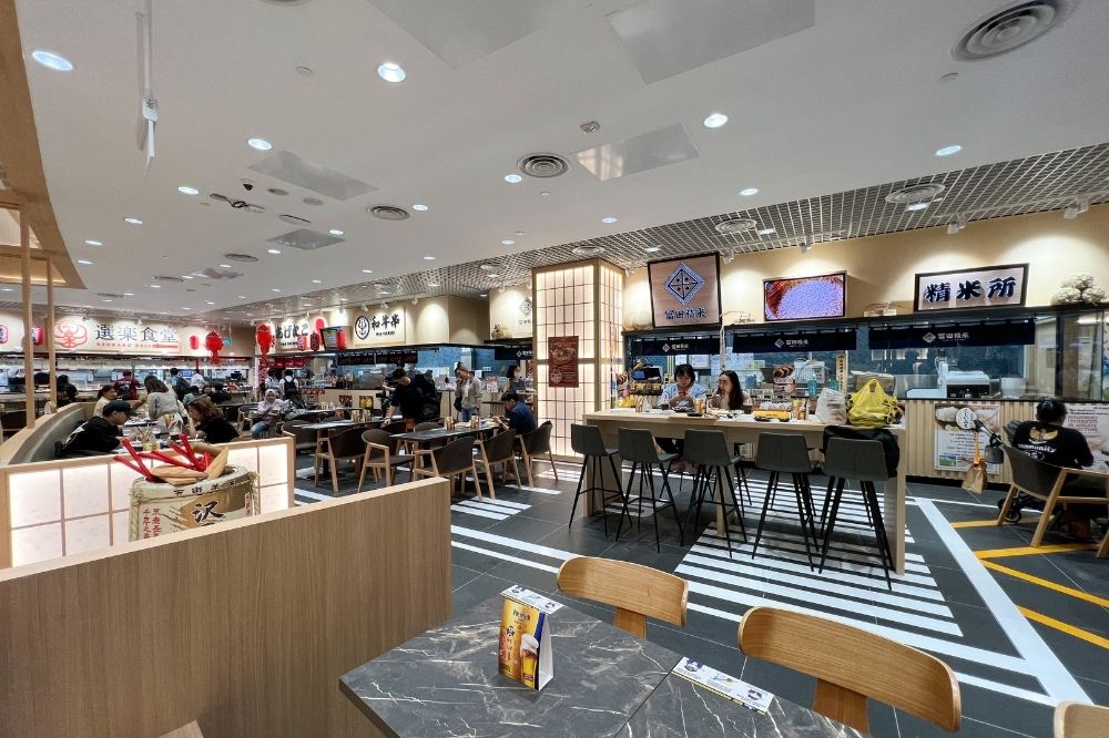 Wide variety of Japanese fare with free seating at the spacious food hall.